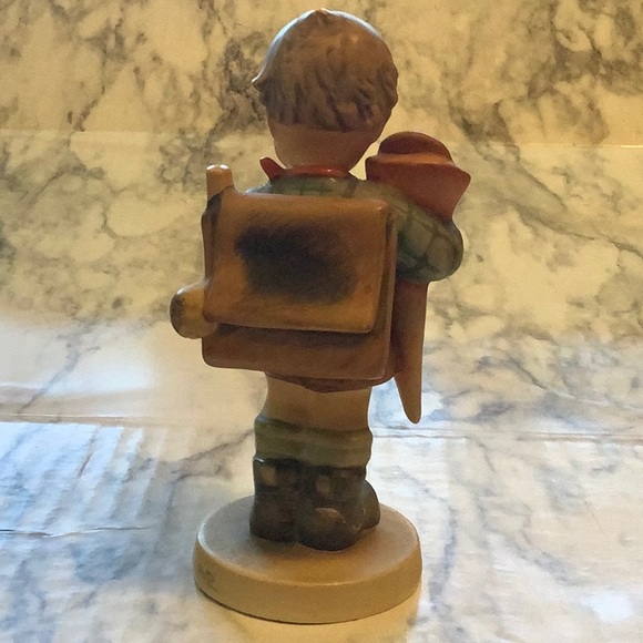 Little Scholar Hummel - Picture 3 of 6